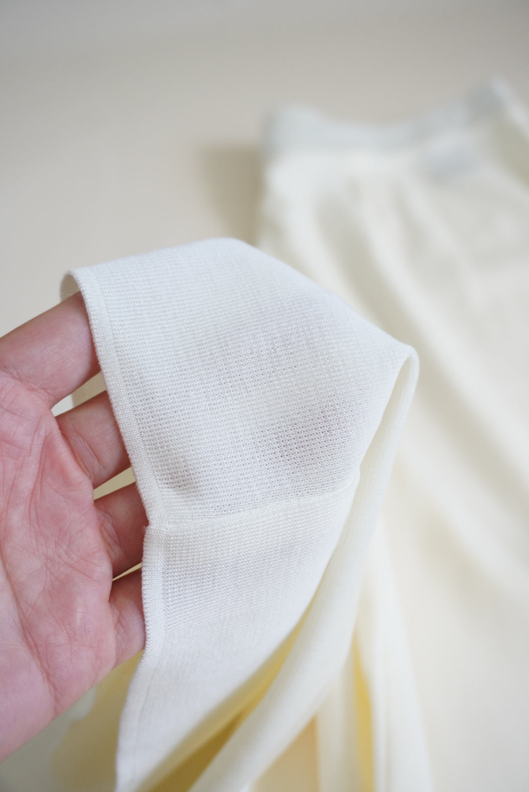 Misook Nancy Mylana Knit Slim-Leg Ivory Wrinkle Resistant Pants- Size Large