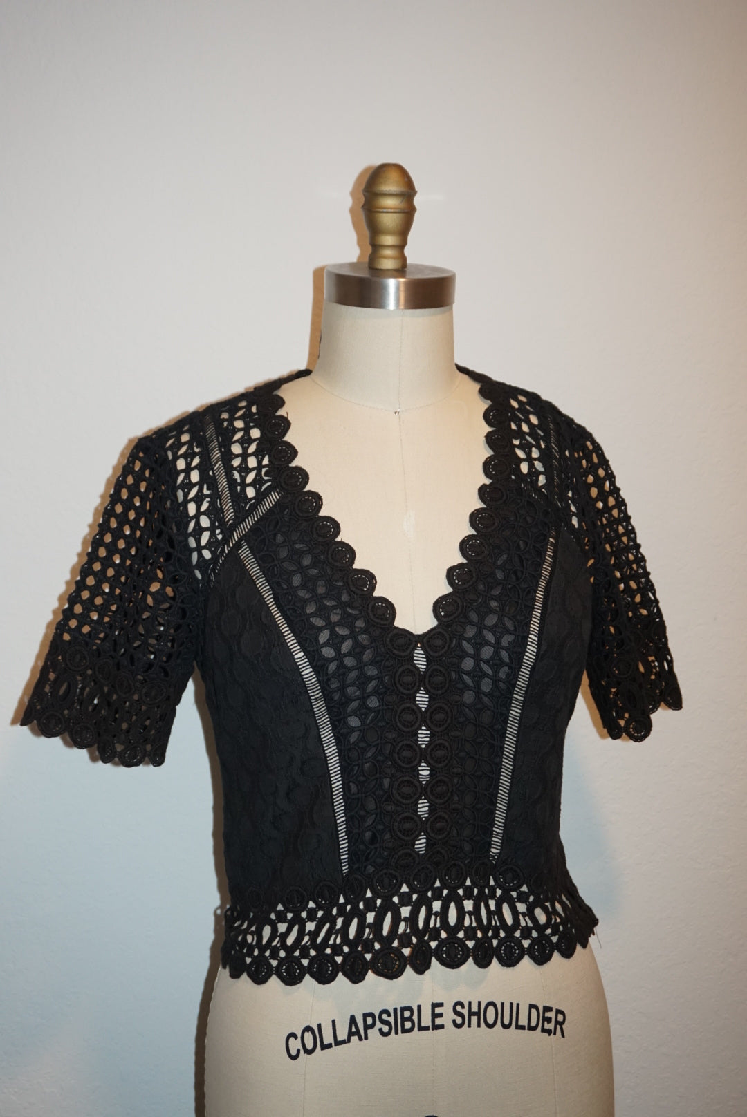 "Rebecca Taylor" Crochet Black Cropped Lace Top - Size XS