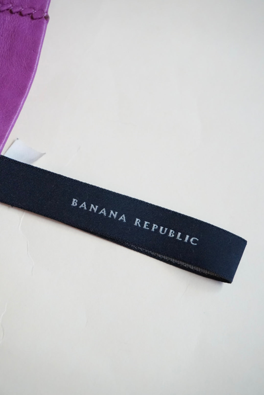 Vintage “Banana Republic” Magenta Leather Cashmere Lined Gloves - Size Medium