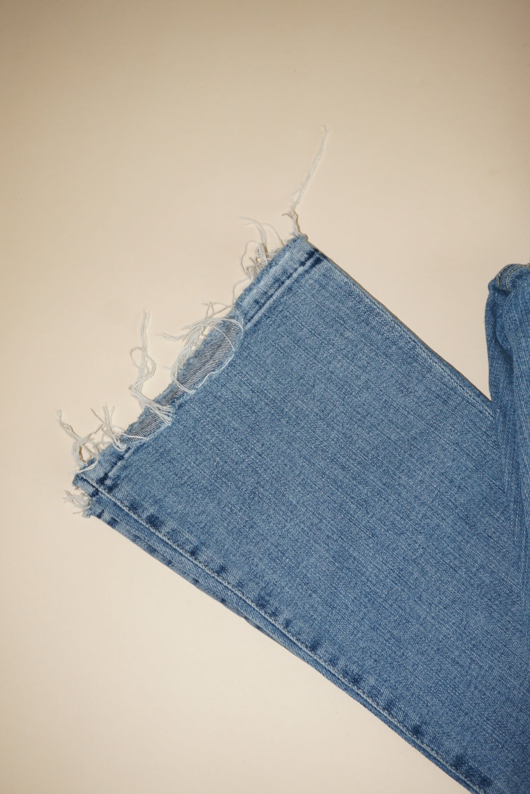“Frame” Light Wash “Le Crop Mini Boot” Jeans - Size 25