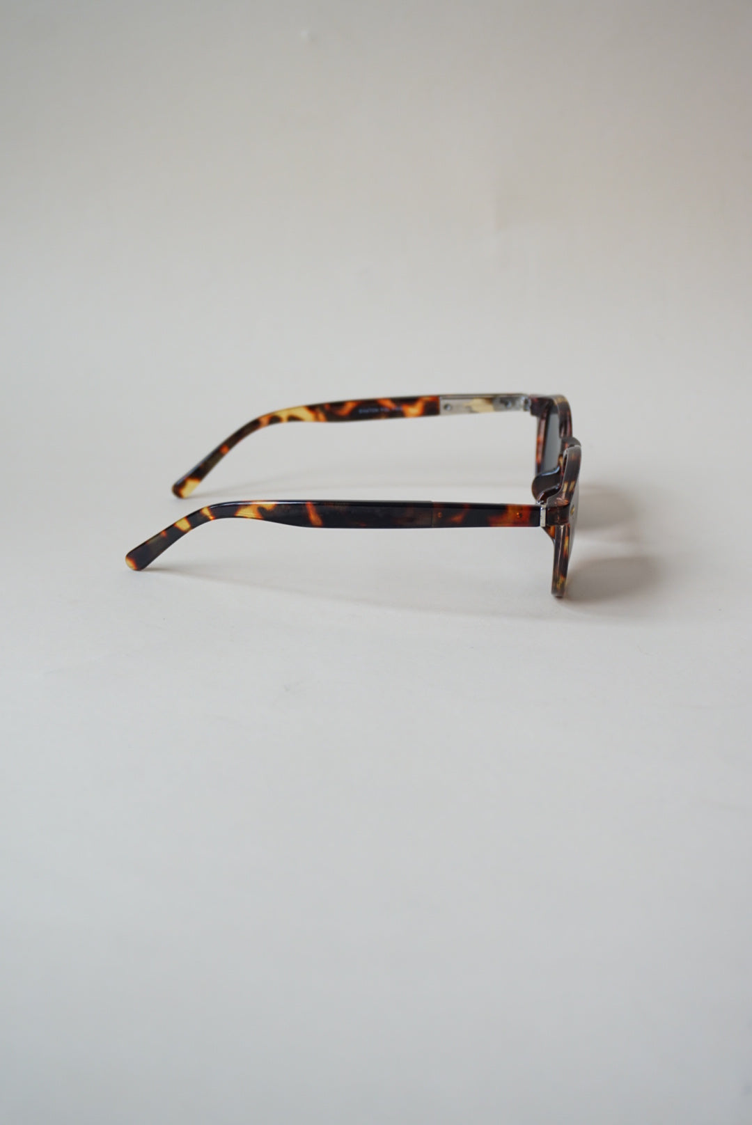 Foster Grant Easton Polarized Tortoise Sunglasses