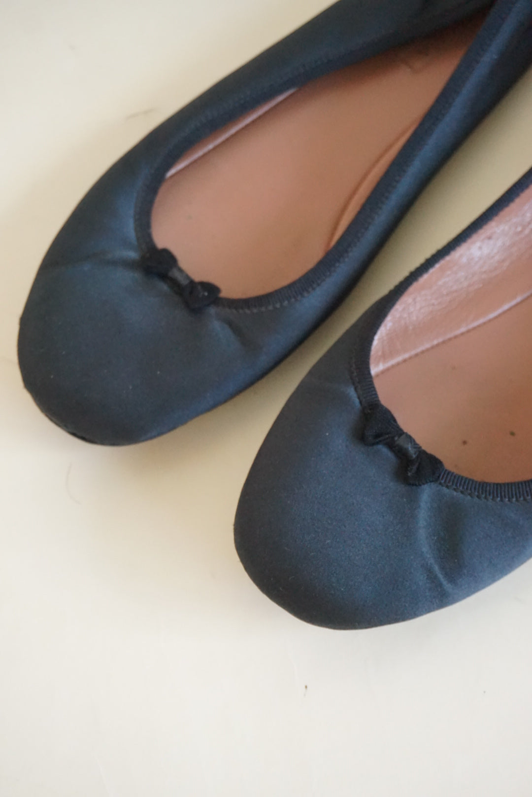 Alaia Black Satin Glamour Ballet Flats With Bow - Size 39.5