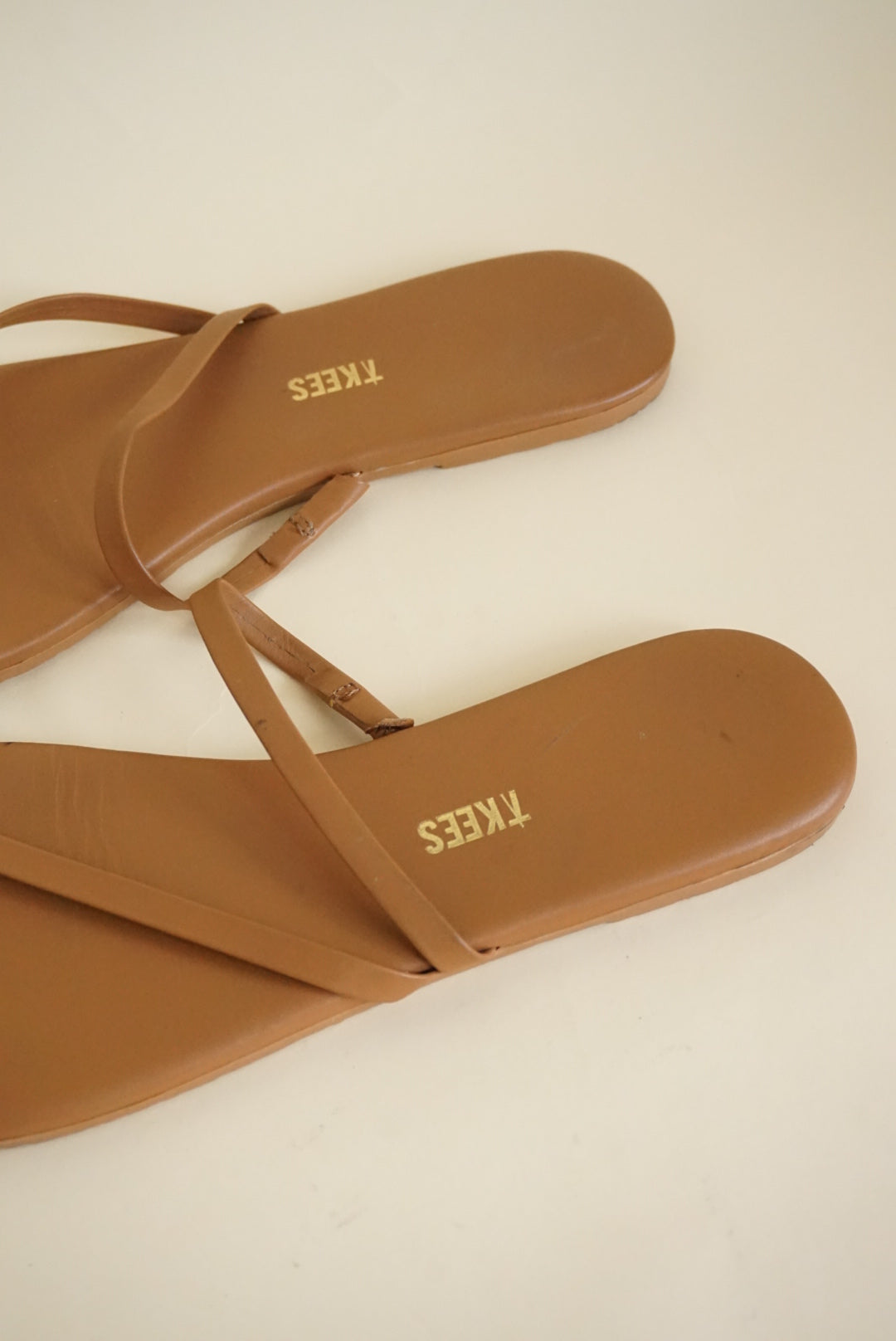Tkees Sarit Pout Tan Sandal - Size 10