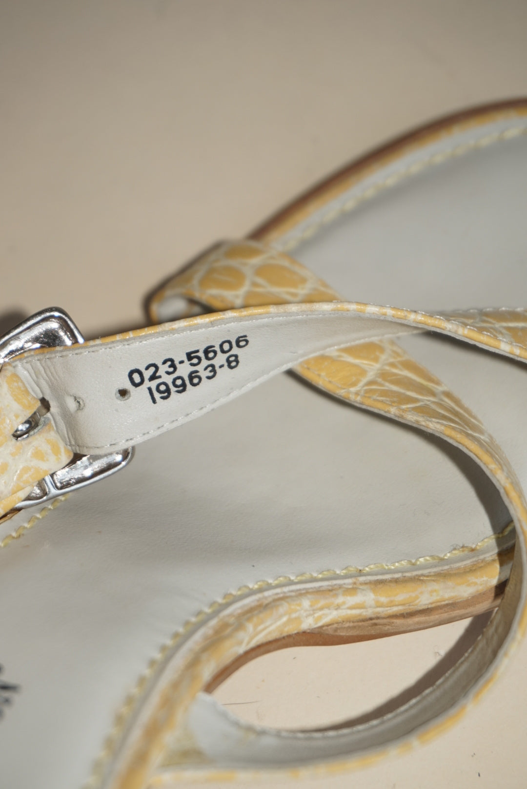 "Worthington" Embossed Leather Alligator "Sandy" Yellow Sandal Buckle Heels NWOT - Size 8