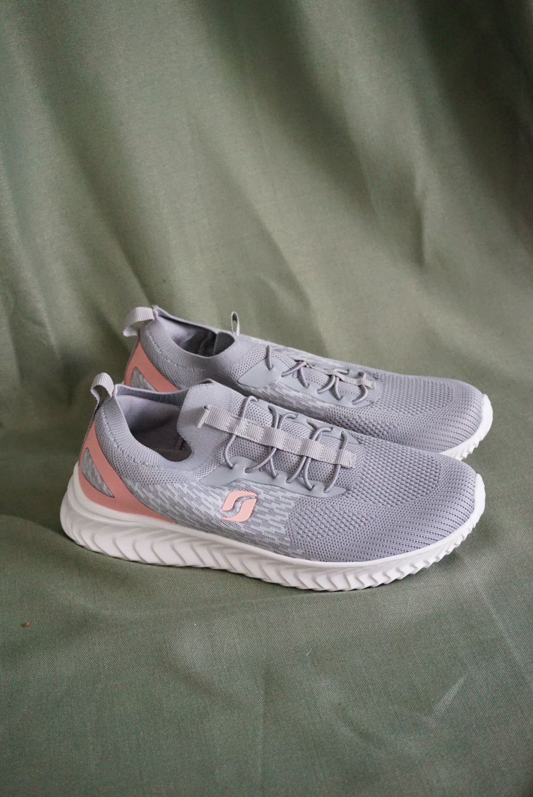 STQ Slip On Walking Grey Pink Knit Sneakers - Size 8.5