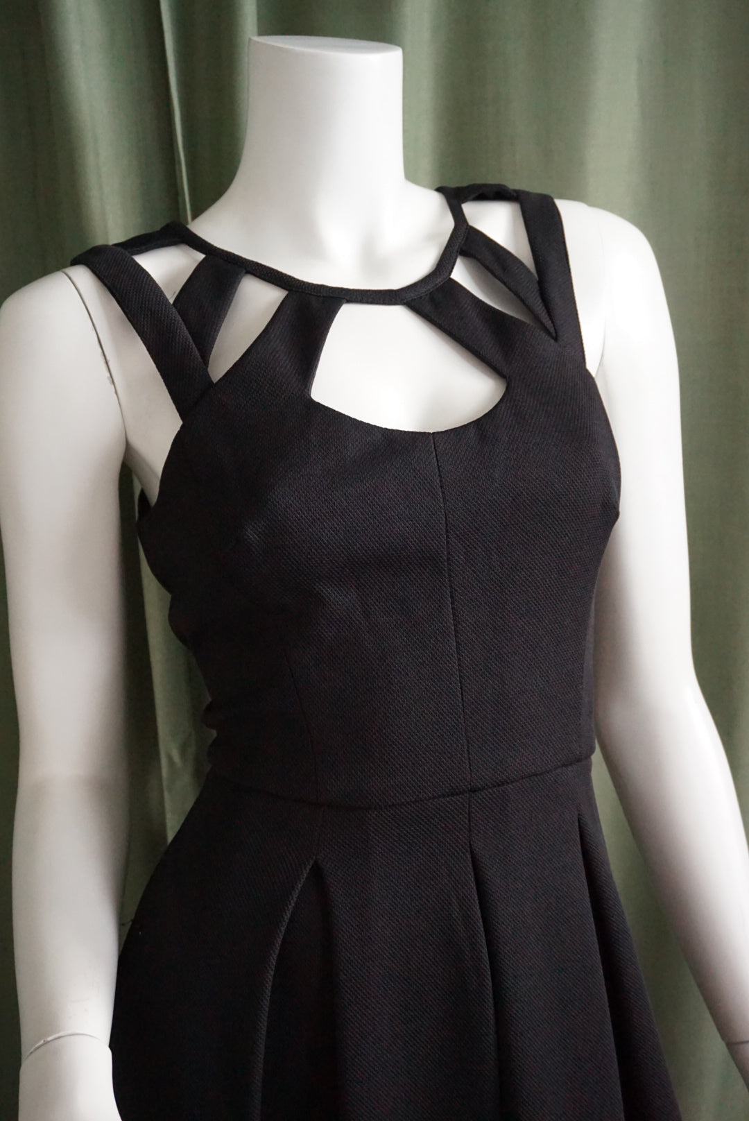 Betsey Johnson Y2K Black Sleeveless Caged Chest Mini Dress - Size 6