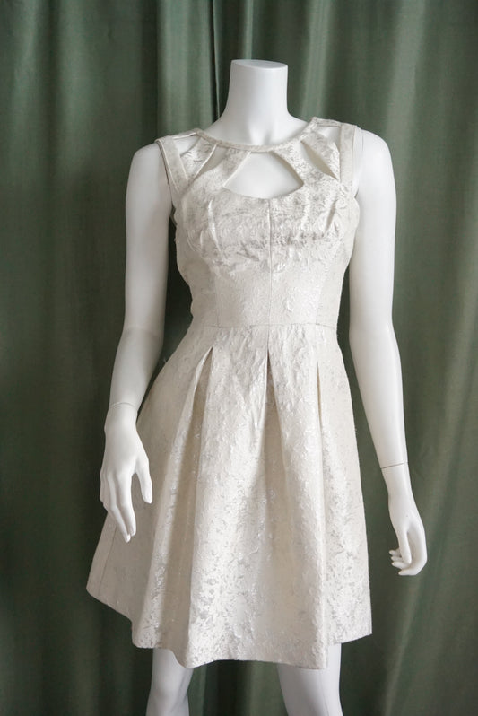 Betsey Johnson Y2K Silver/White Jacquard Sleeveless Caged Chest Mini Dress - Size 6