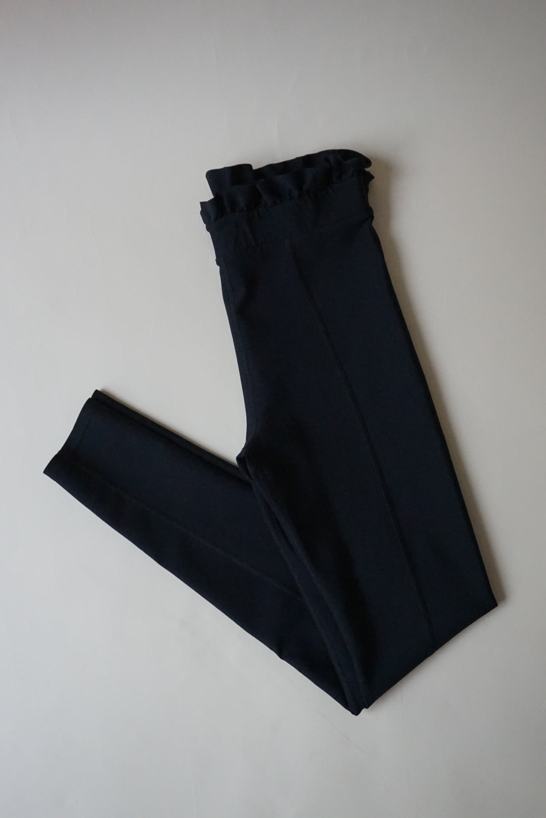 "Carbon 38" Black Ruffle Waist Leggings - Size Medium
