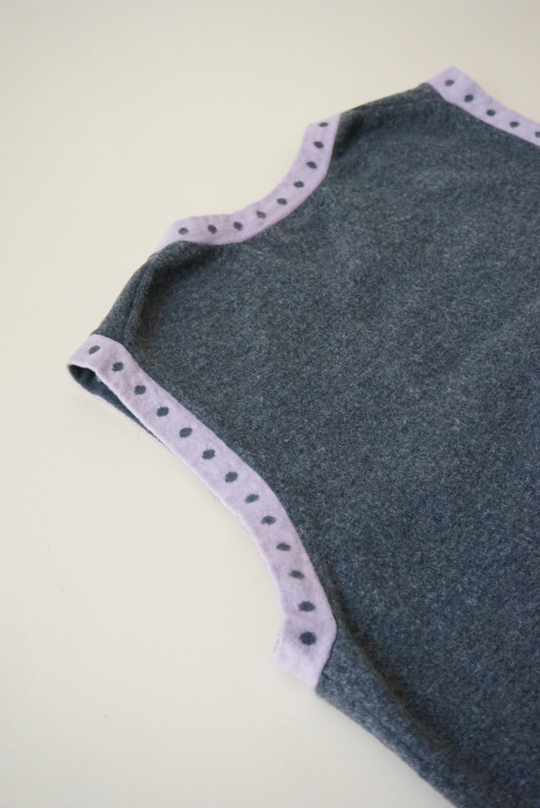 Neiman Marcus Cashmere Grey/Pink Vest Jumper