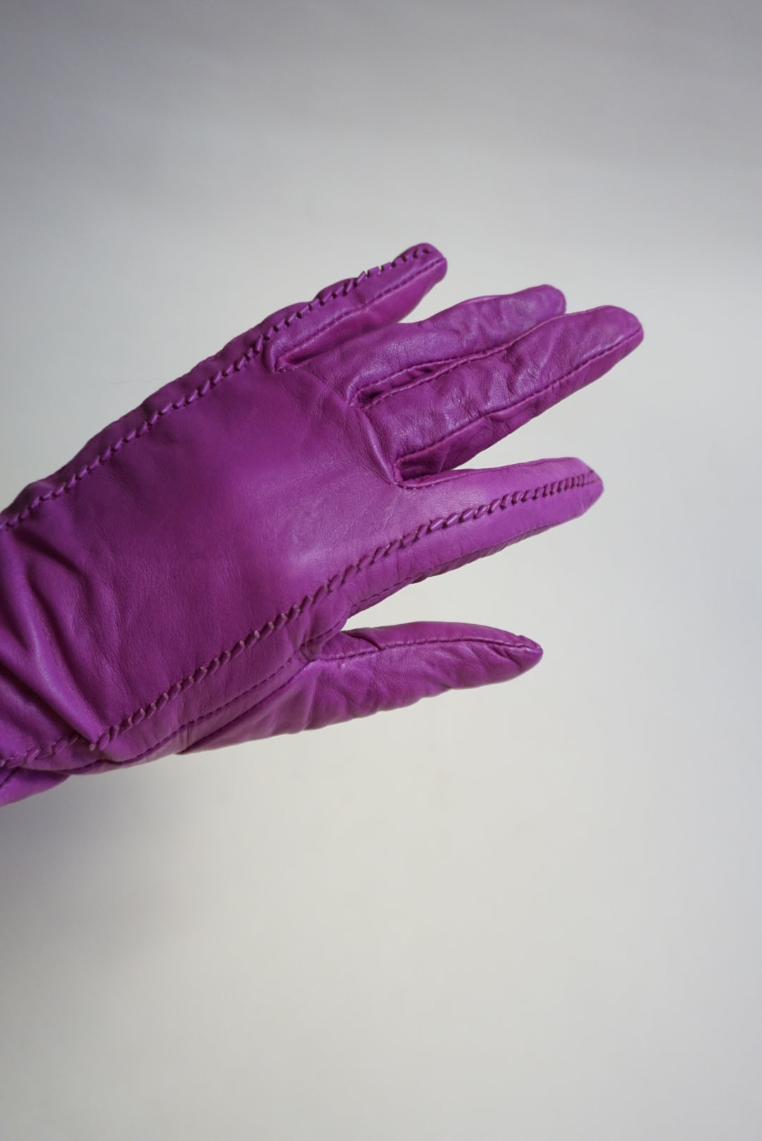 Vintage “Banana Republic” Magenta Leather Cashmere Lined Gloves - Size Medium