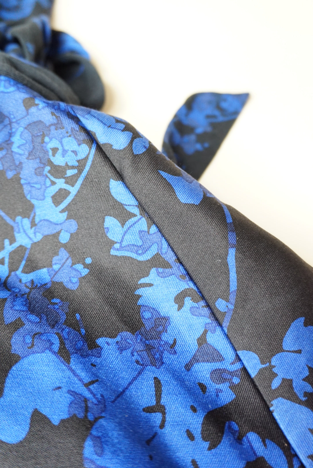 Diane Von Furstenberg Valerie Blue / Black Silk Blend Wrap Dress - Size 6