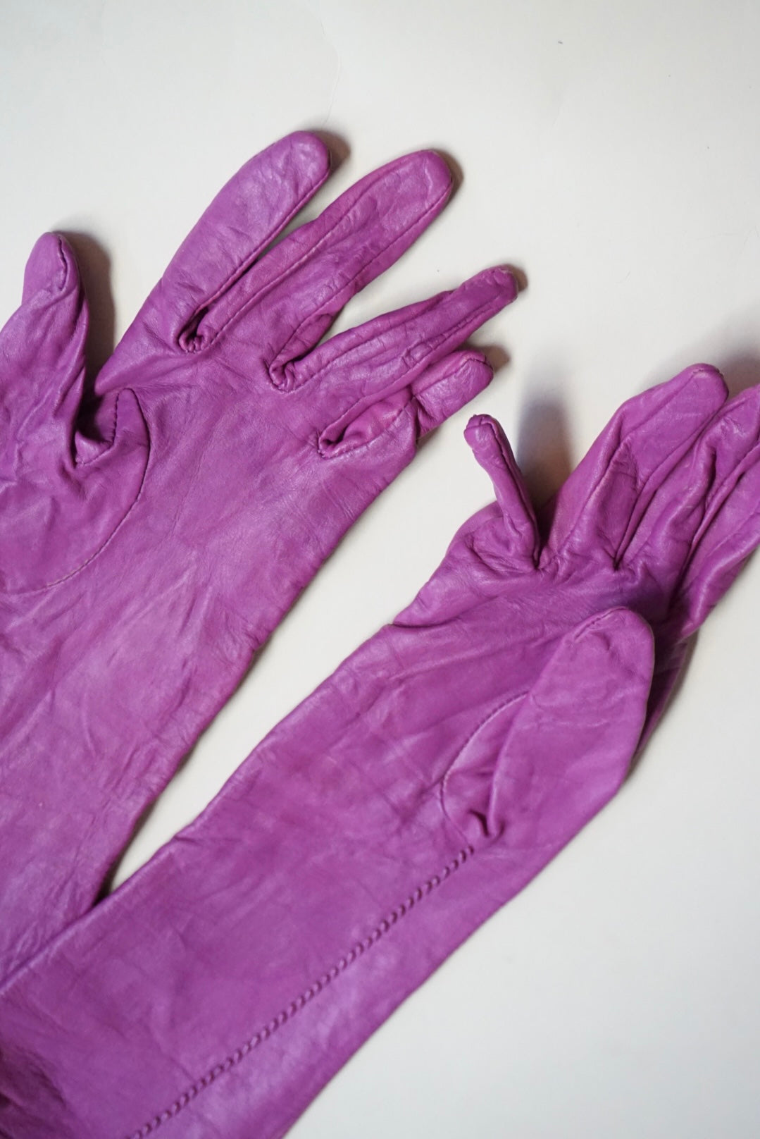 Vintage “Banana Republic” Magenta Leather Cashmere Lined Gloves - Size Medium