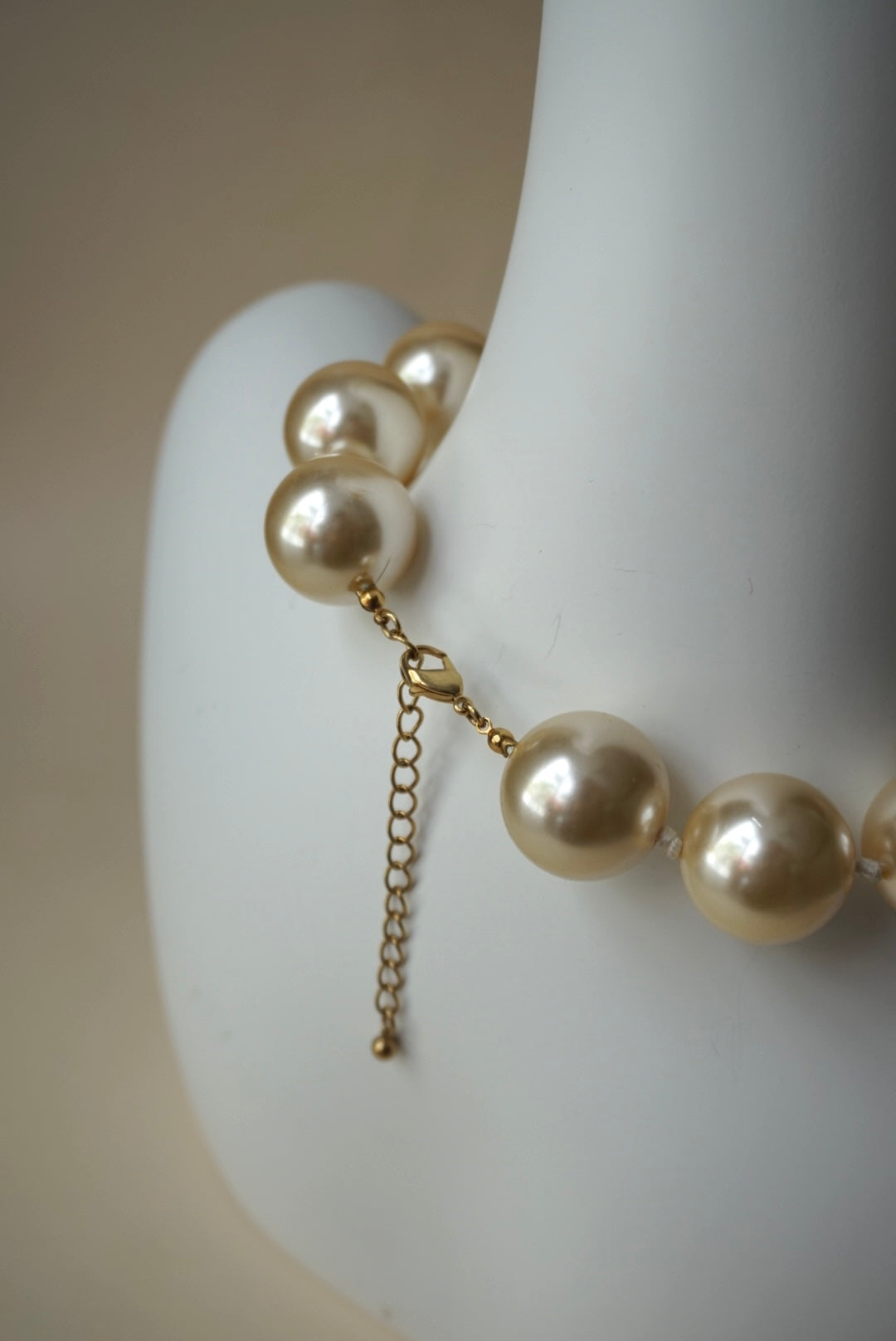 Vintage Oversized Large Faux Pearl Costume Necklace