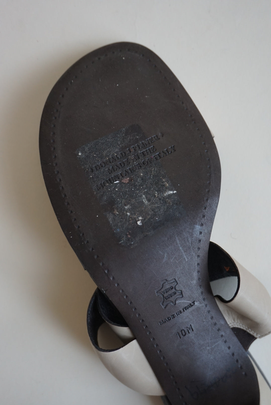 "Donald J Pliner" Tan Sandal Vintage NWOT Heel - Size 10.5