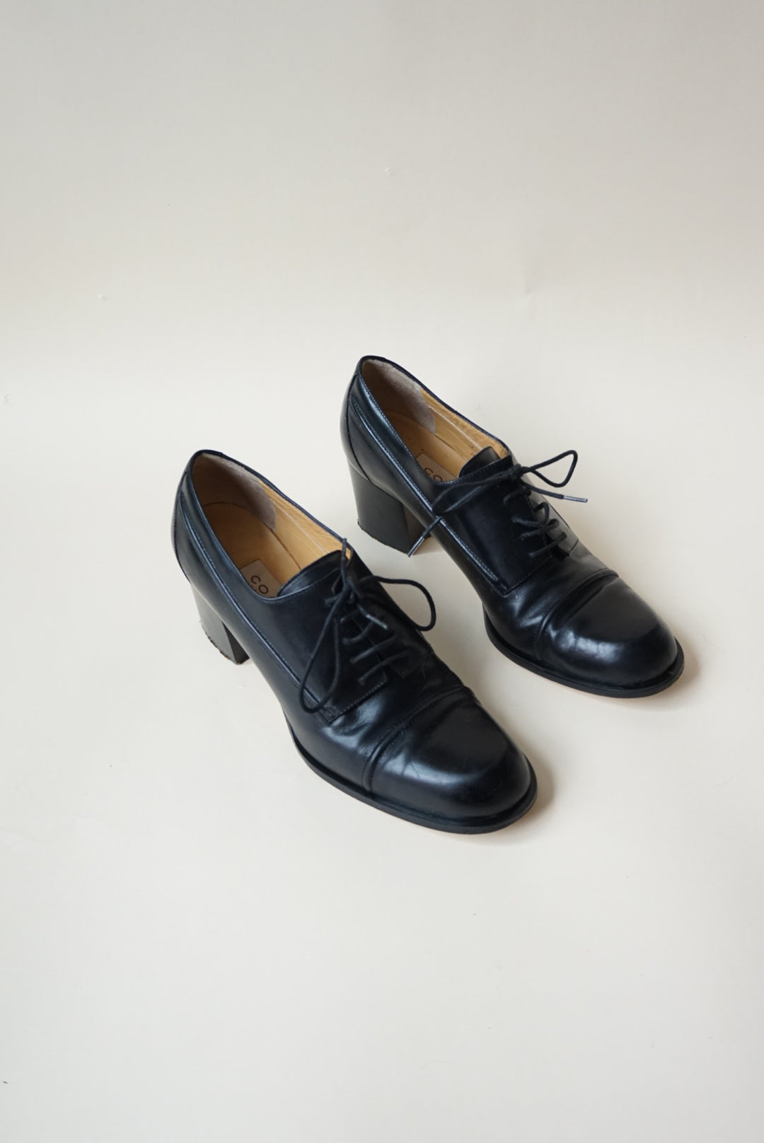 "Coach" Black Leather Oxford Cap Toe Lace Up Heel Pump - Size 6.5