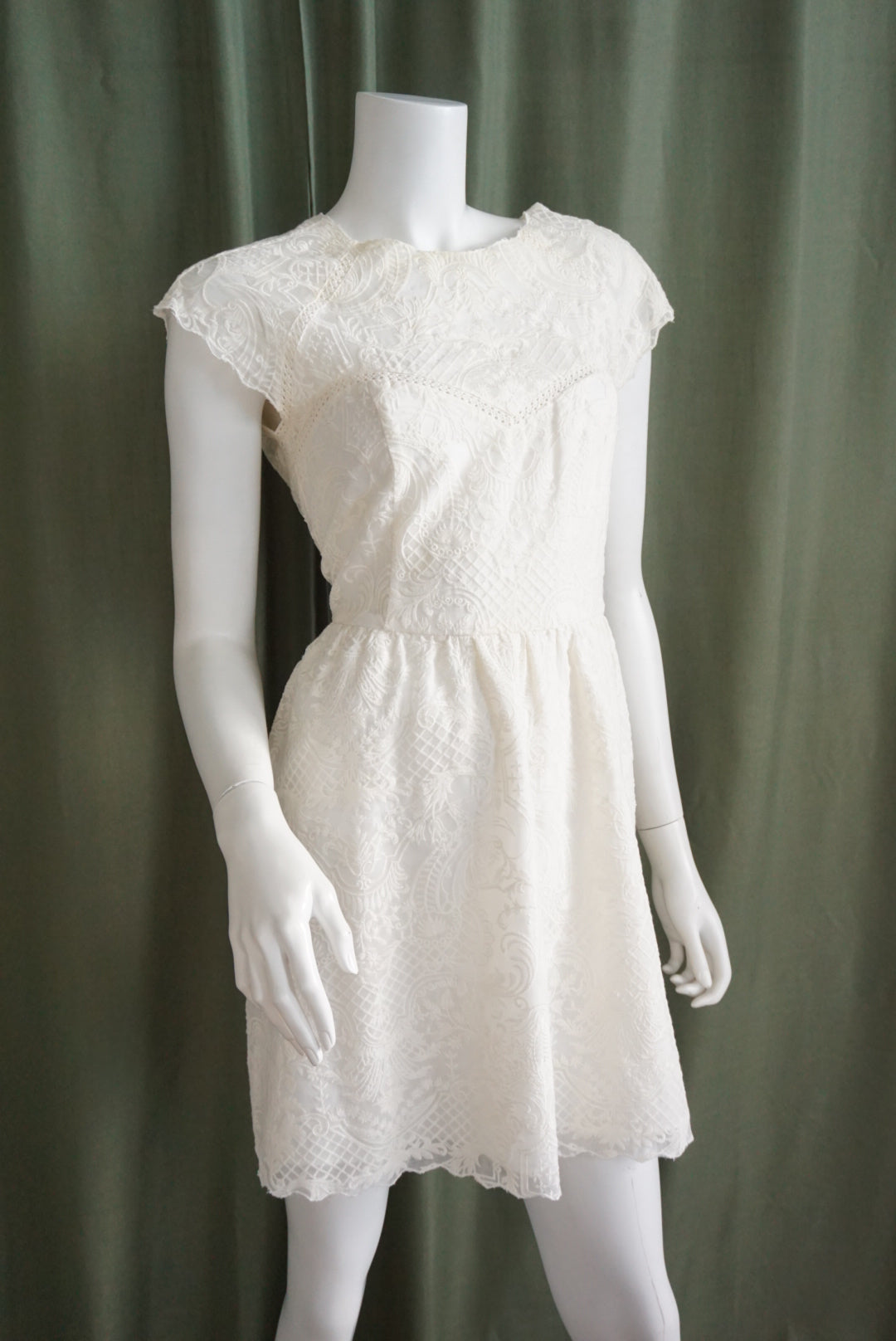 Dolce Vita White/Ivory Lace Mini Cocktail Dress - Size Medium