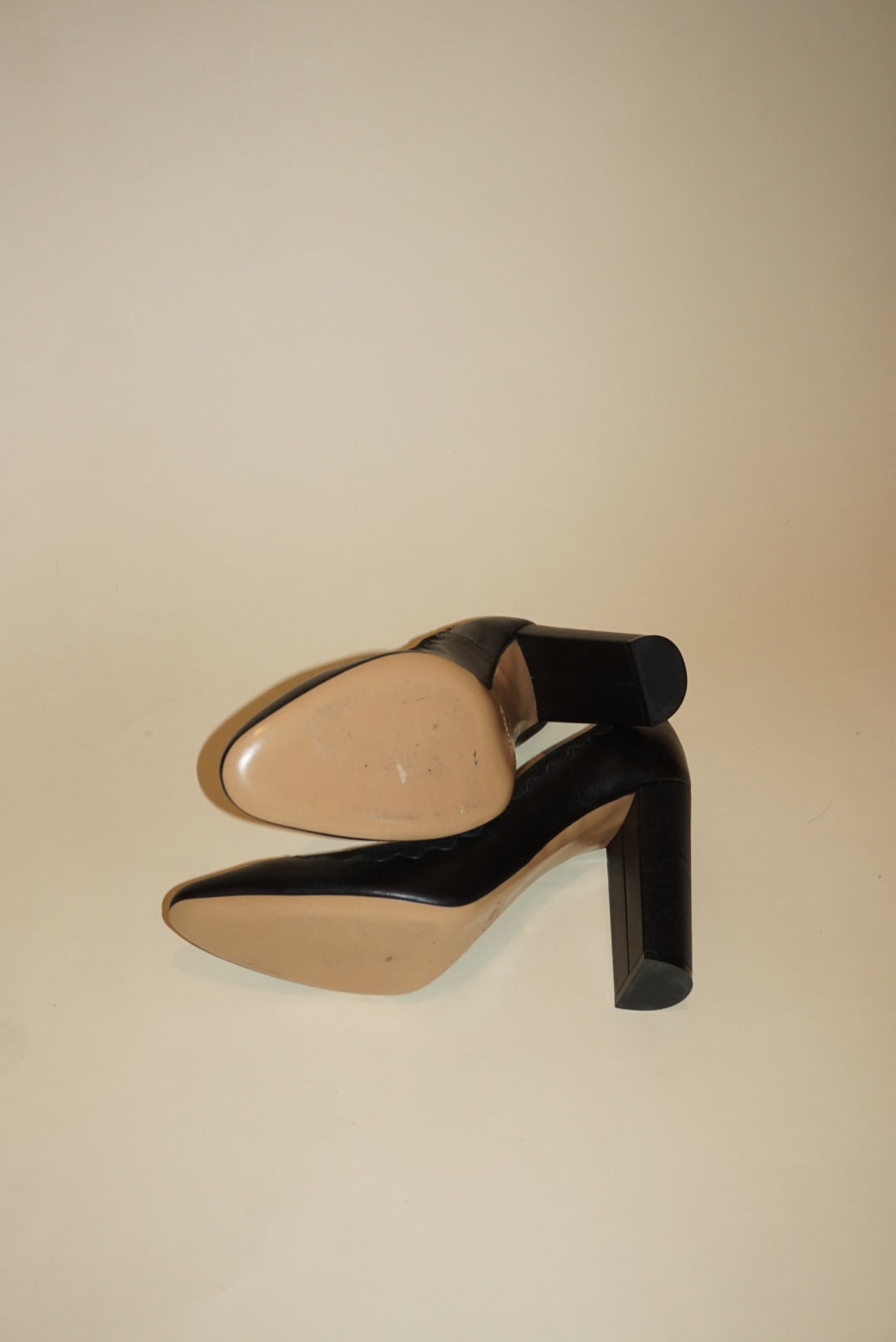 Chloe Black Leather/Suede Scalloped Trim Round Toe Pumps - Size 41