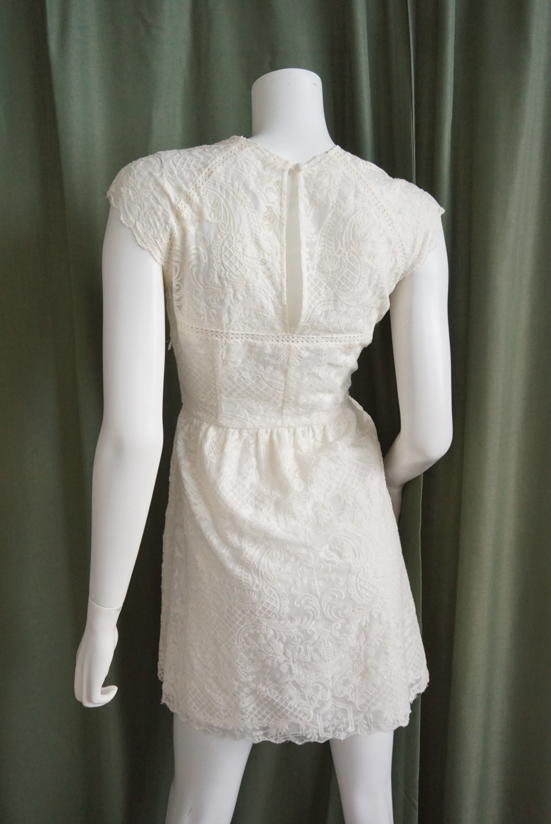 Dolce Vita White/Ivory Lace Mini Cocktail Dress - Size Medium