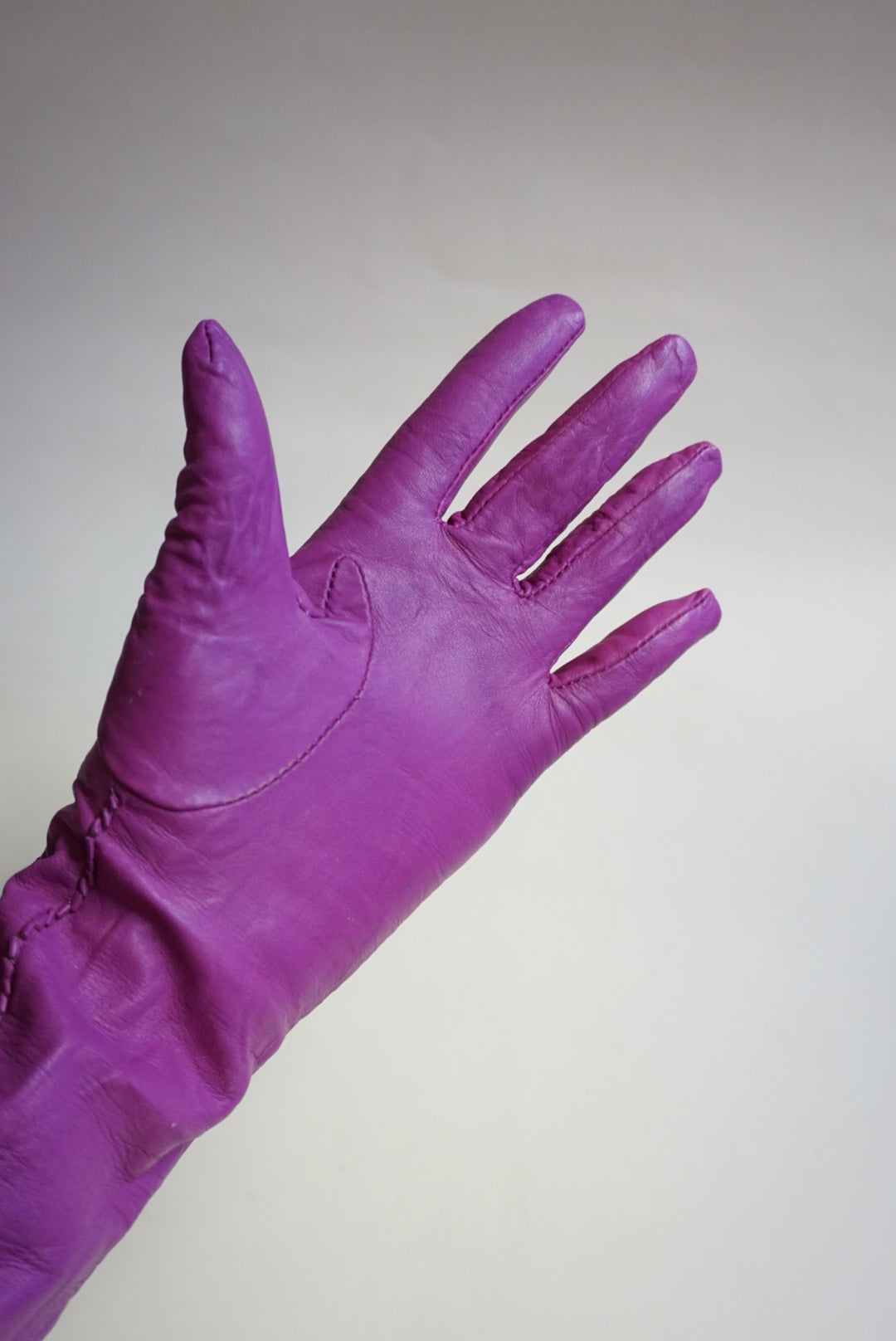 Vintage “Banana Republic” Magenta Leather Cashmere Lined Gloves - Size Medium