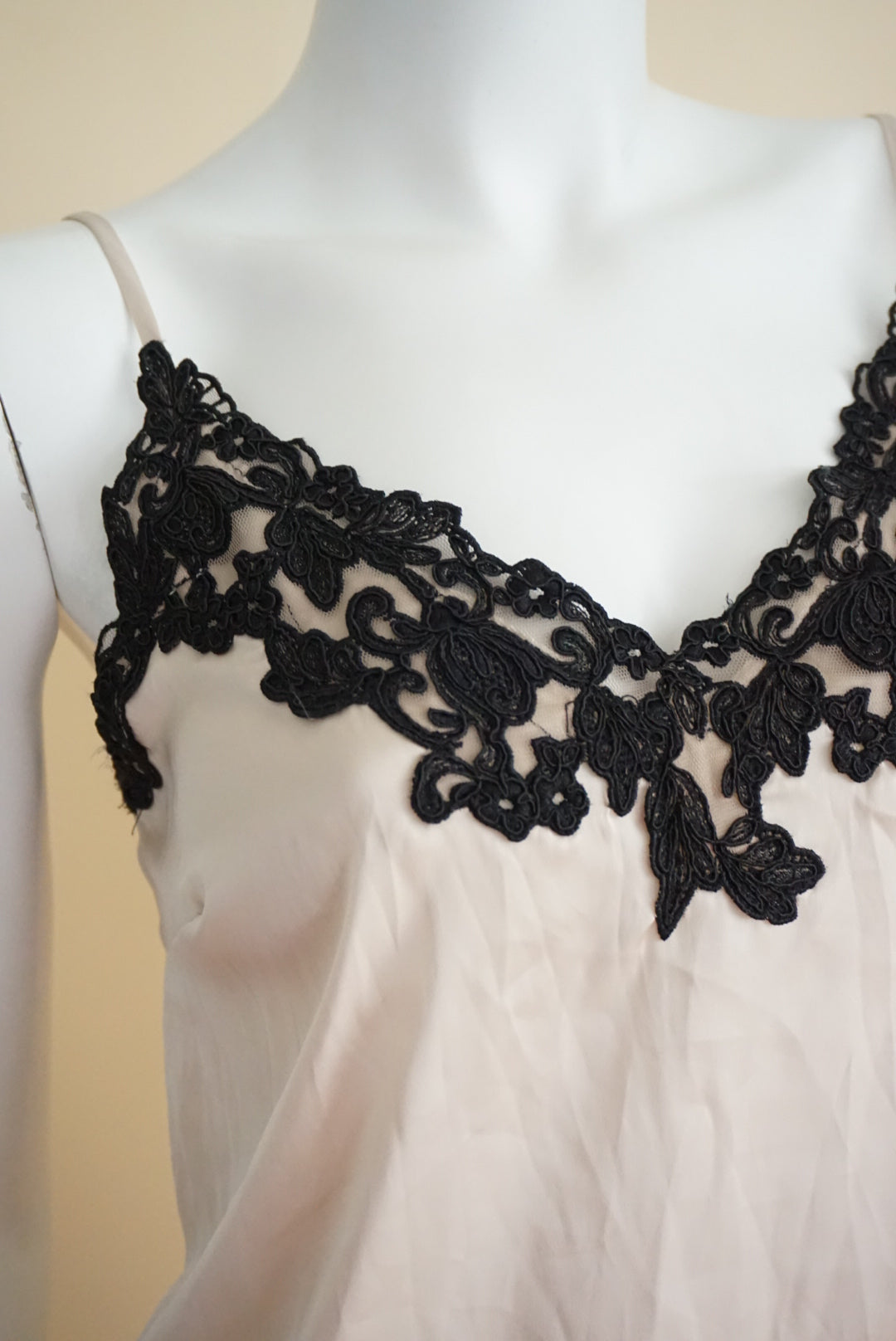 Express Downtown Cami Beige / Black Lace Applique Tank - Size XS