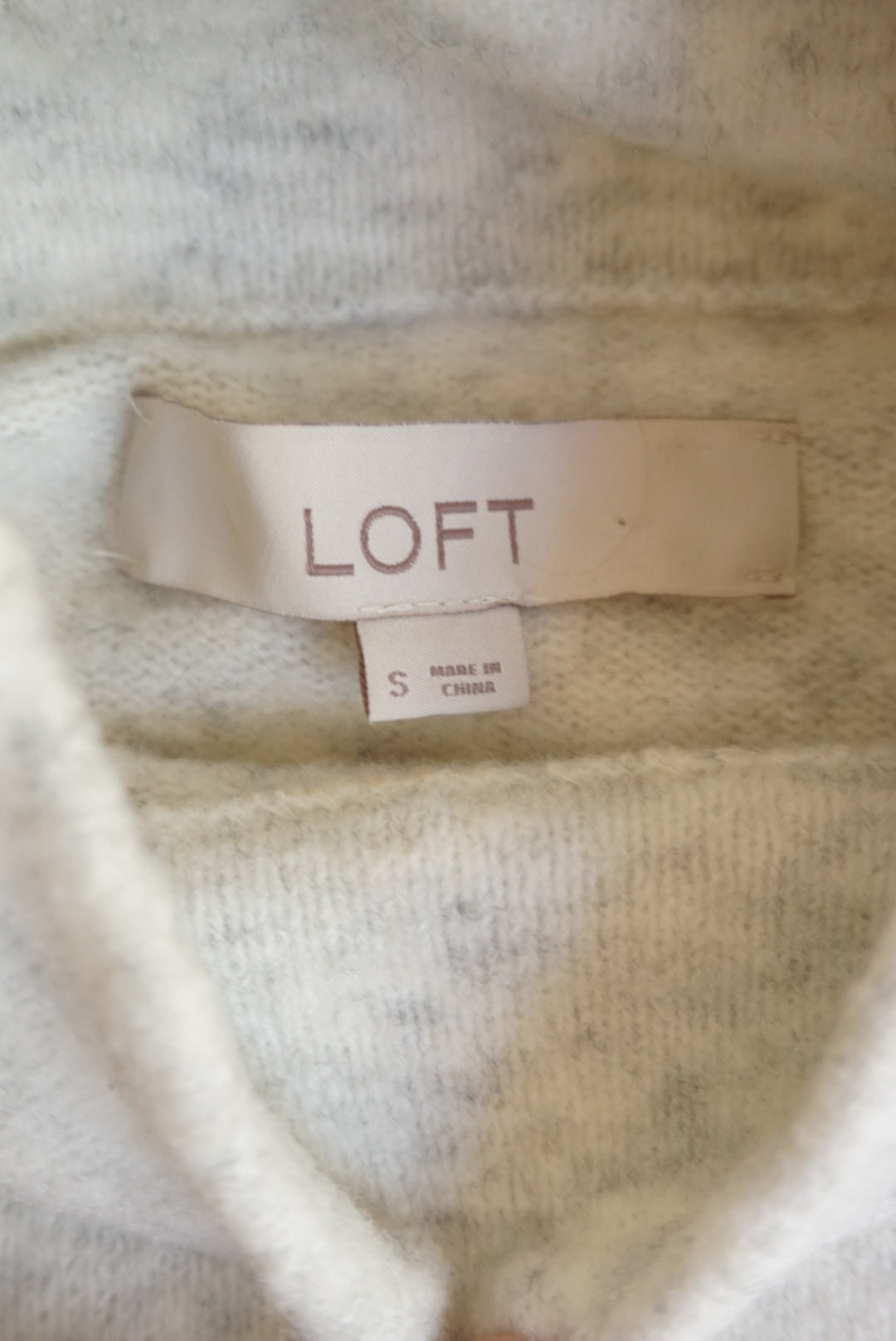 Loft Ann Taylor Kitty Ying Yang Turtle Neck Grey Wool Sweater - Size Small