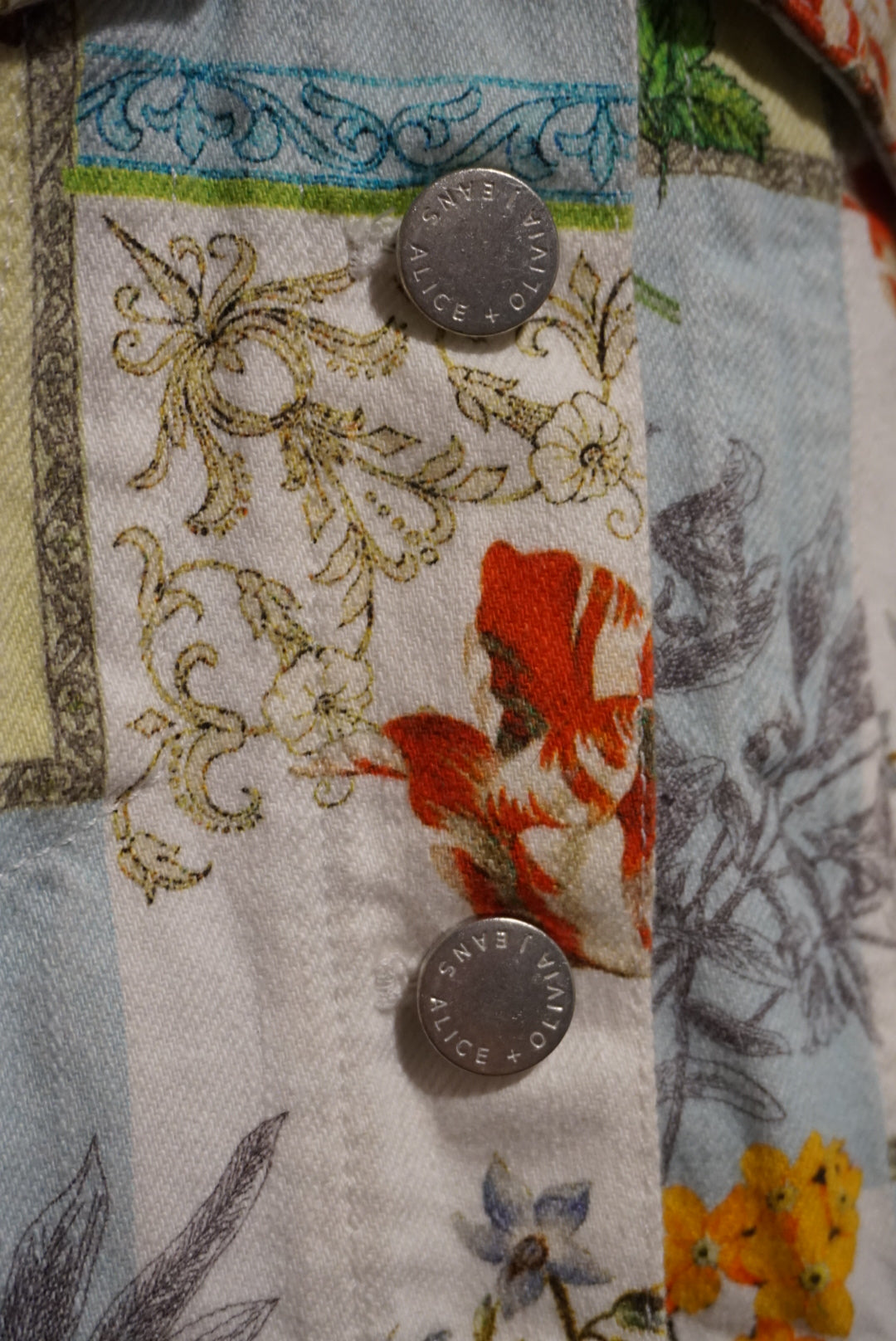 "Alice And Olivia" Denim "Chloe" Boxy Floral Patchwork Print Cropped Jacket - Size XS
