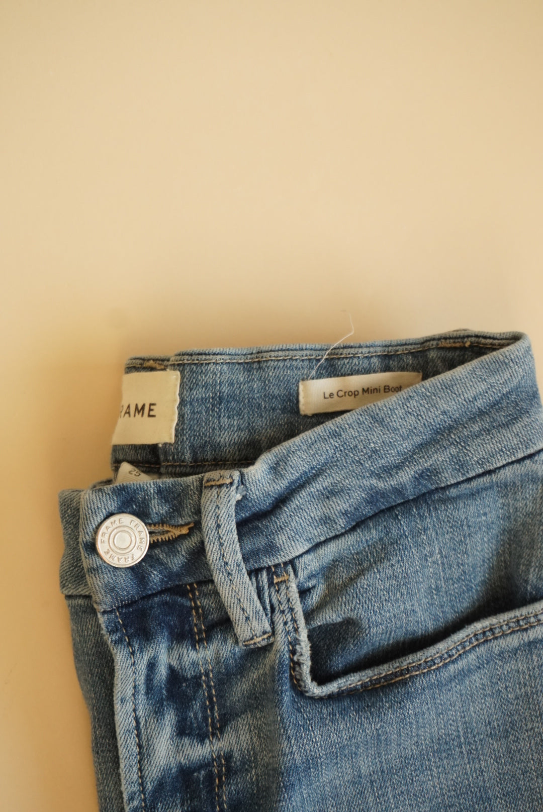 “Frame” Light Wash “Le Crop Mini Boot” Jeans - Size 25