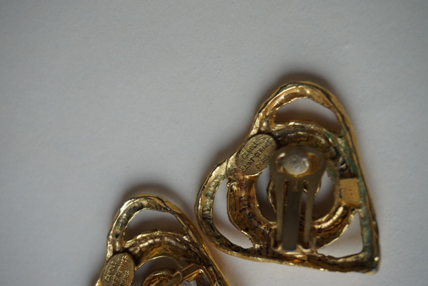 “Carole Saint-Germès” Vintage Heart Swirl Clip On Earrings