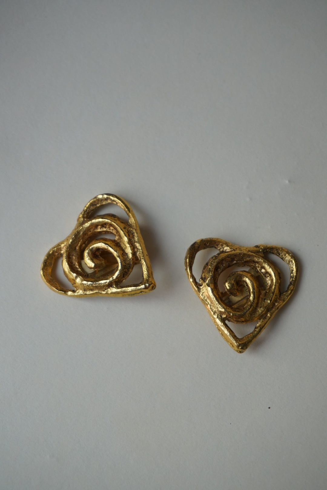 “Carole Saint-Germès” Vintage Heart Swirl Clip On Earrings