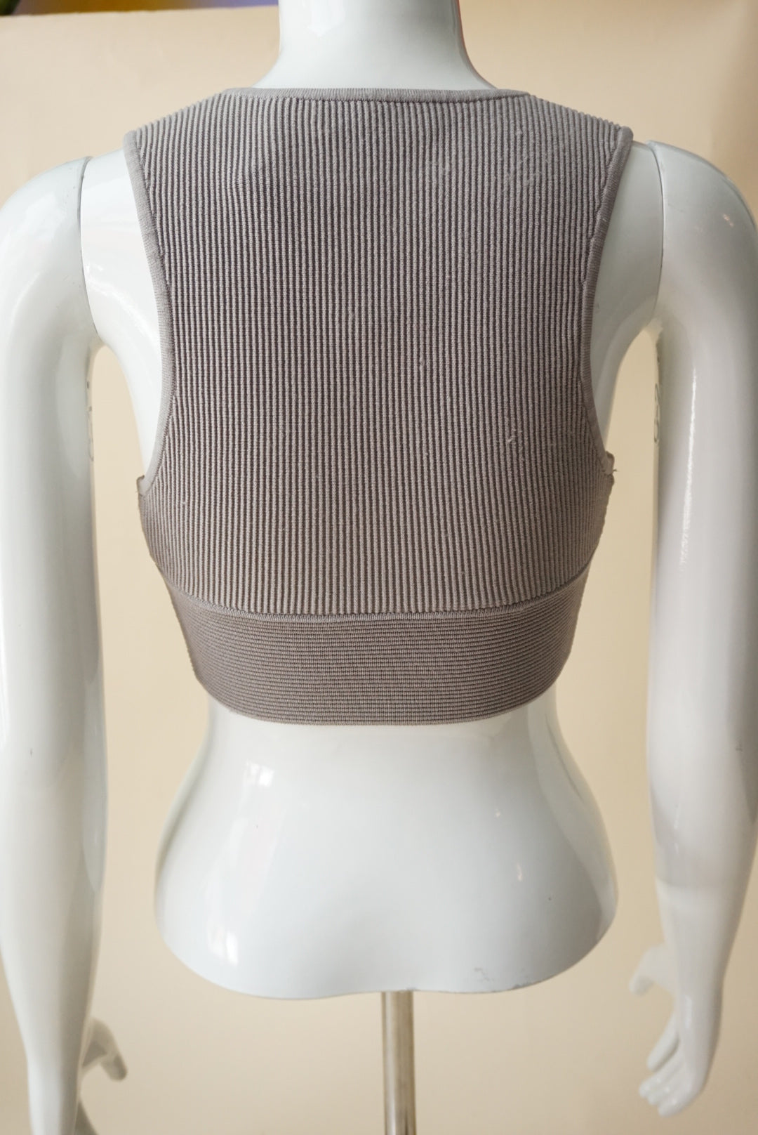 Babaton Aritzia Carlotta Sculpt Grey Ribbed Knit Plunge Cropped Top - Size Small