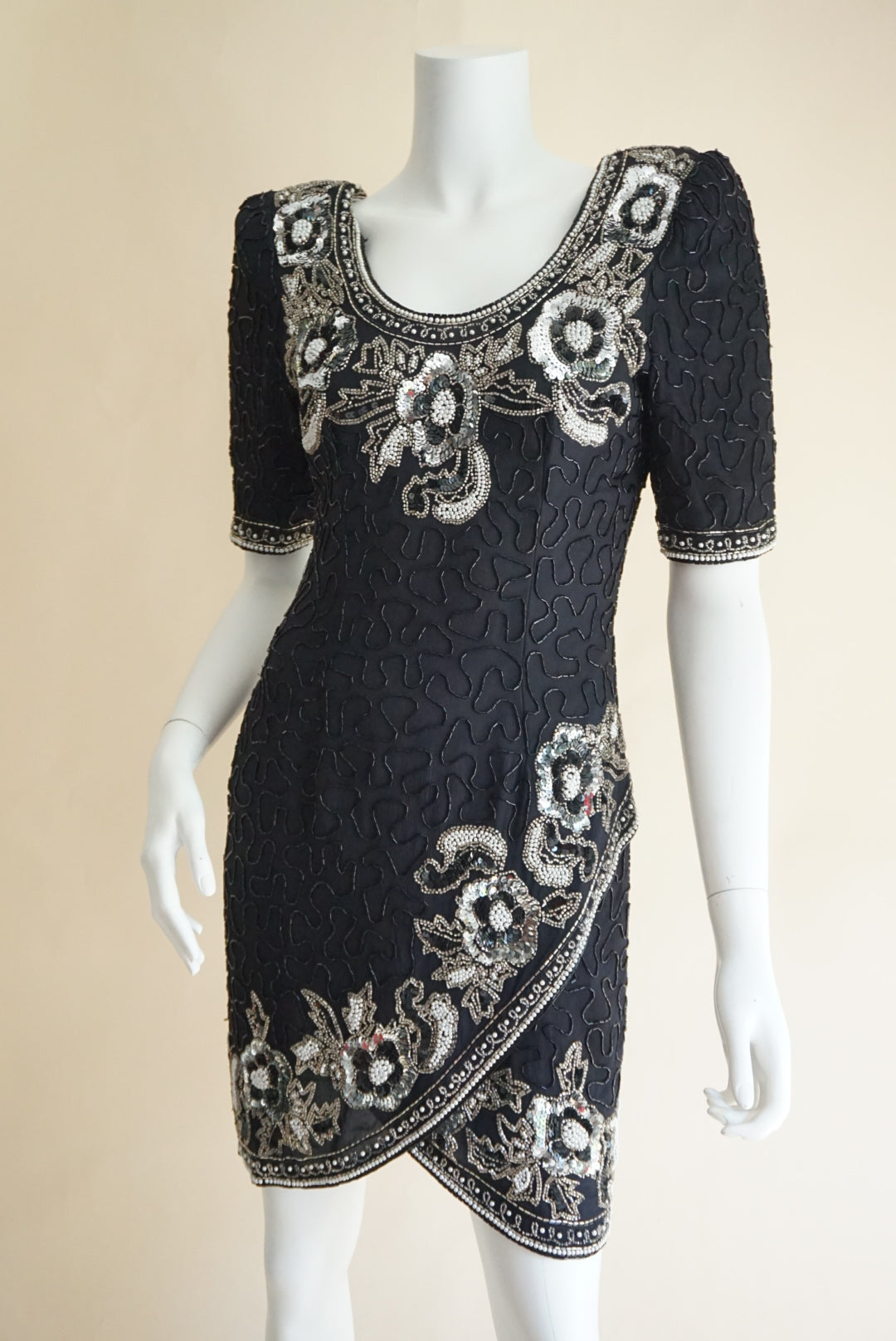 Laurence Kazar Vintage Petite Black/ White Beaded Open Back Cocktail Silk Dress - Size PS