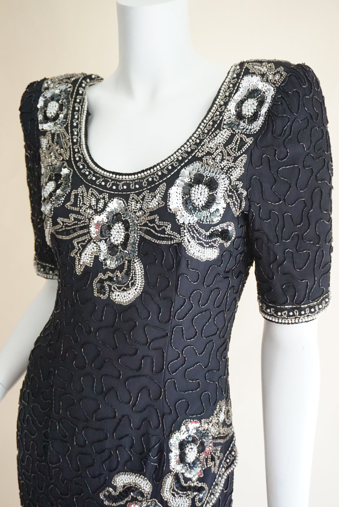 Laurence Kazar Vintage Petite Black/ White Beaded Open Back Cocktail Silk Dress - Size PS