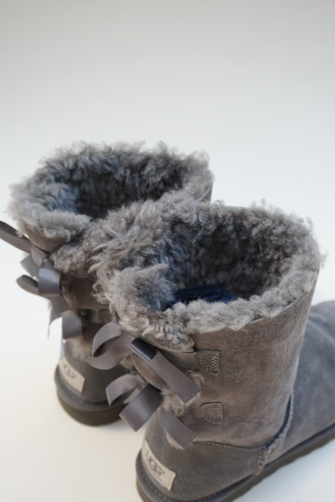 "UGG Australia" Bailey Bow II Grey Short Boots - Size 8