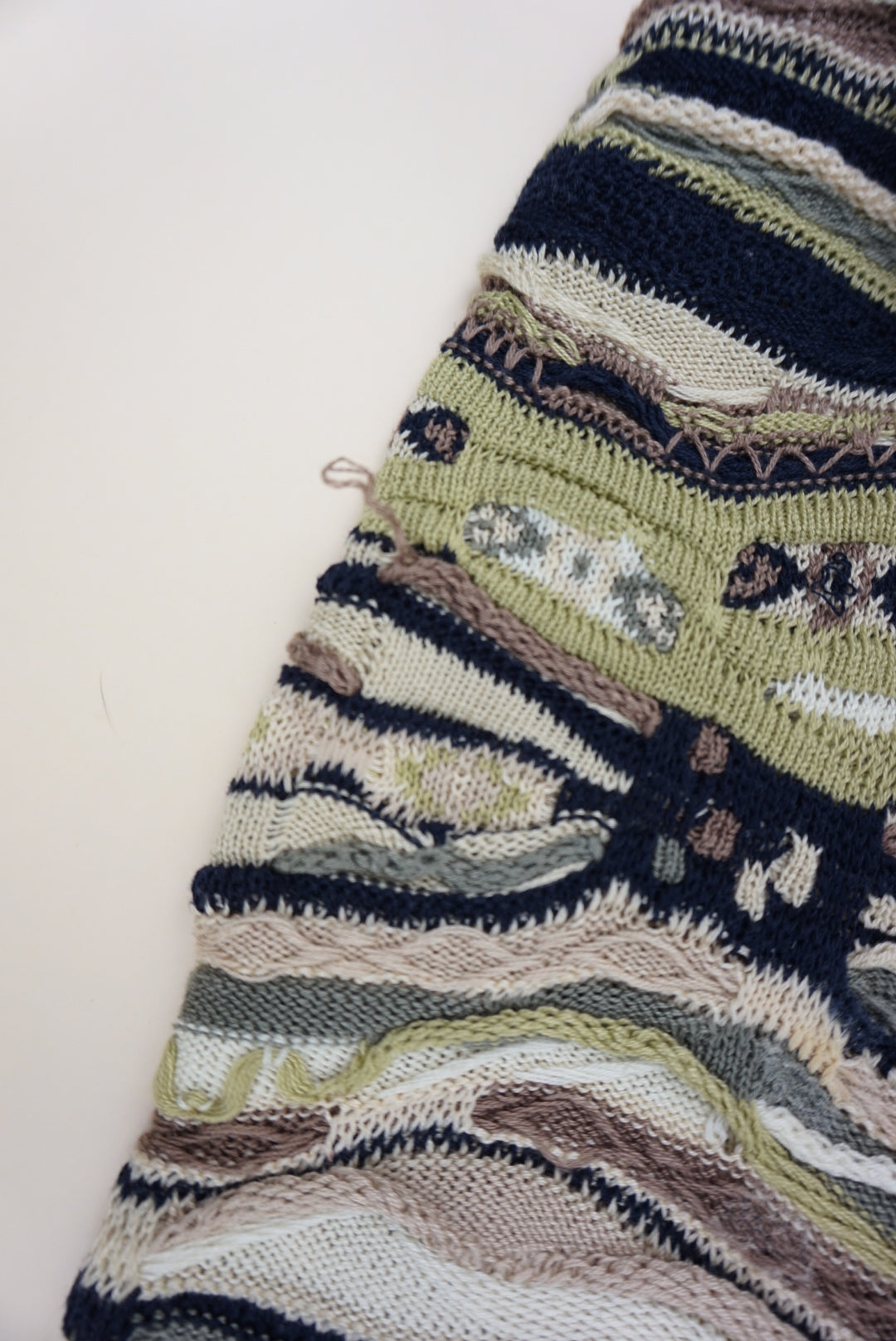 "Coogi" Vintage 90s Men's 3D Knit Pullover Sweater - Size Large