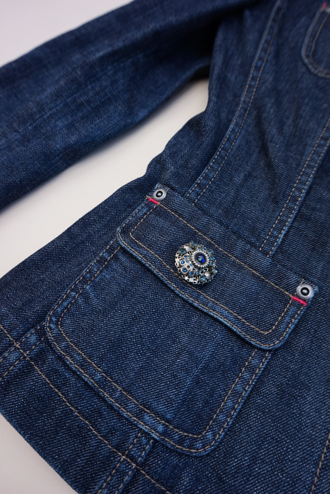 Elie Tahari Denim Y2K Rhinestone Button Blazer Denim Jacket - Size S/M