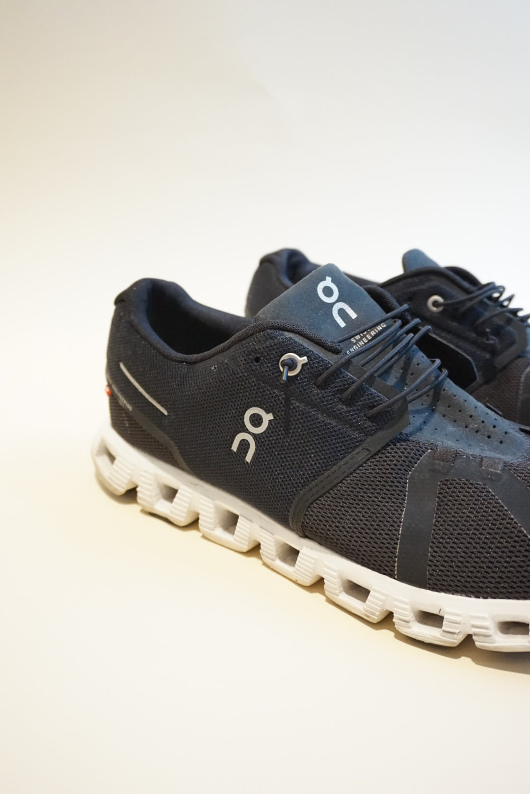 "On Cloud" 5 Running Shoes Mens Black Comfort Sneakers - Size 13