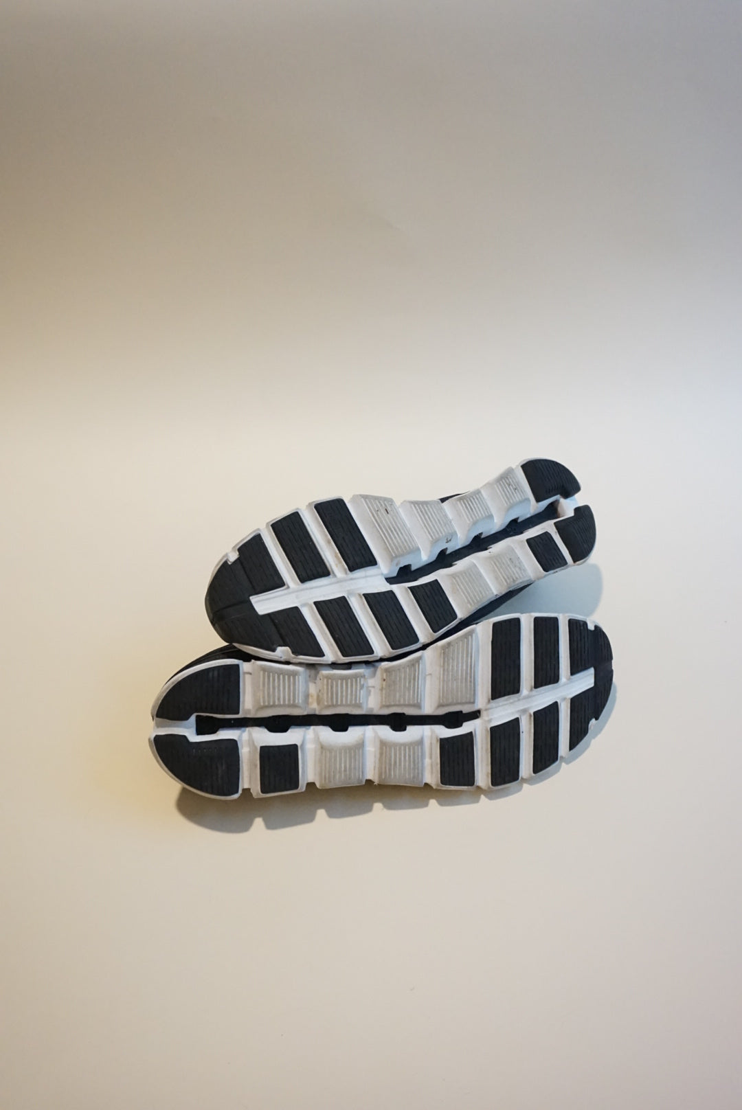 "On Cloud" 5 Running Shoes Mens Black Comfort Sneakers - Size 13