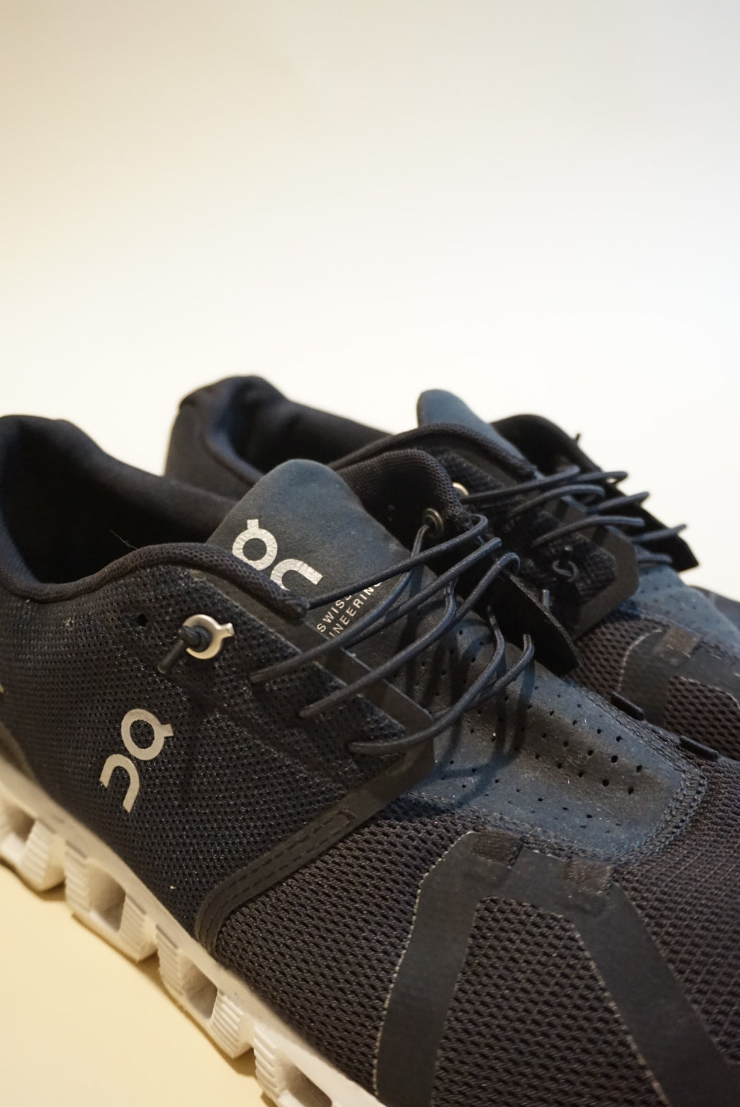 "On Cloud" 5 Running Shoes Mens Black Comfort Sneakers - Size 13