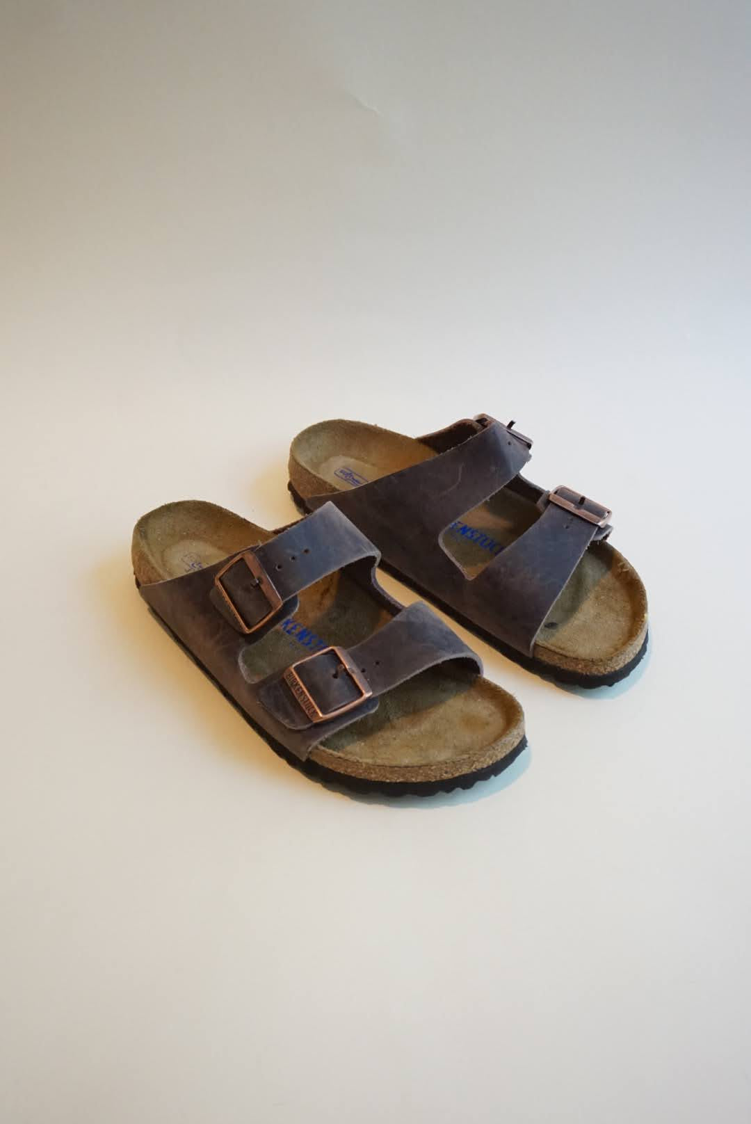 "Birkenstock" Arizona Brown Oiled Footbed Leather Slide Sandals - Size 39