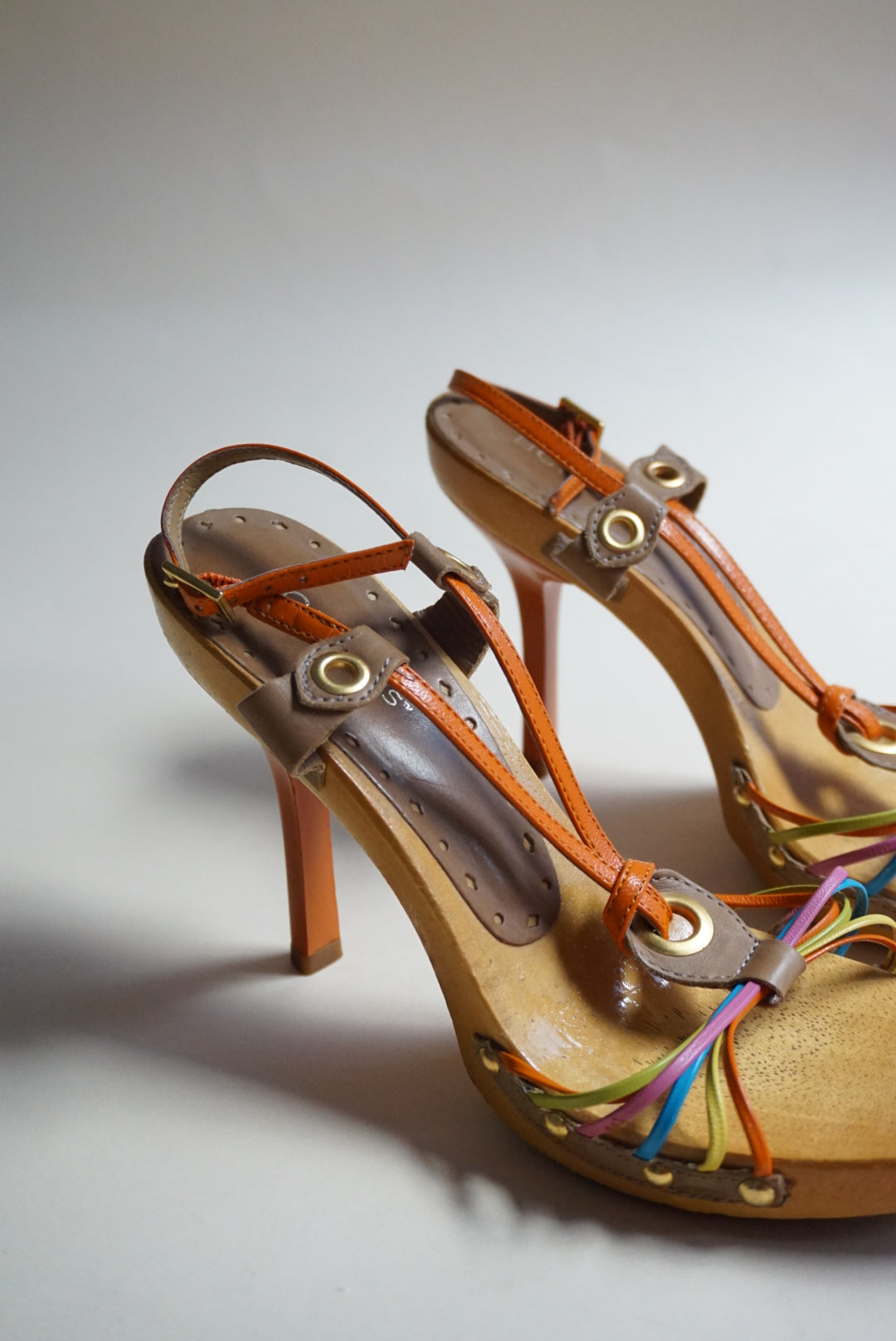 "BCBG Girls" Y2K Multicolor wooden Strappy Heels - Size 7