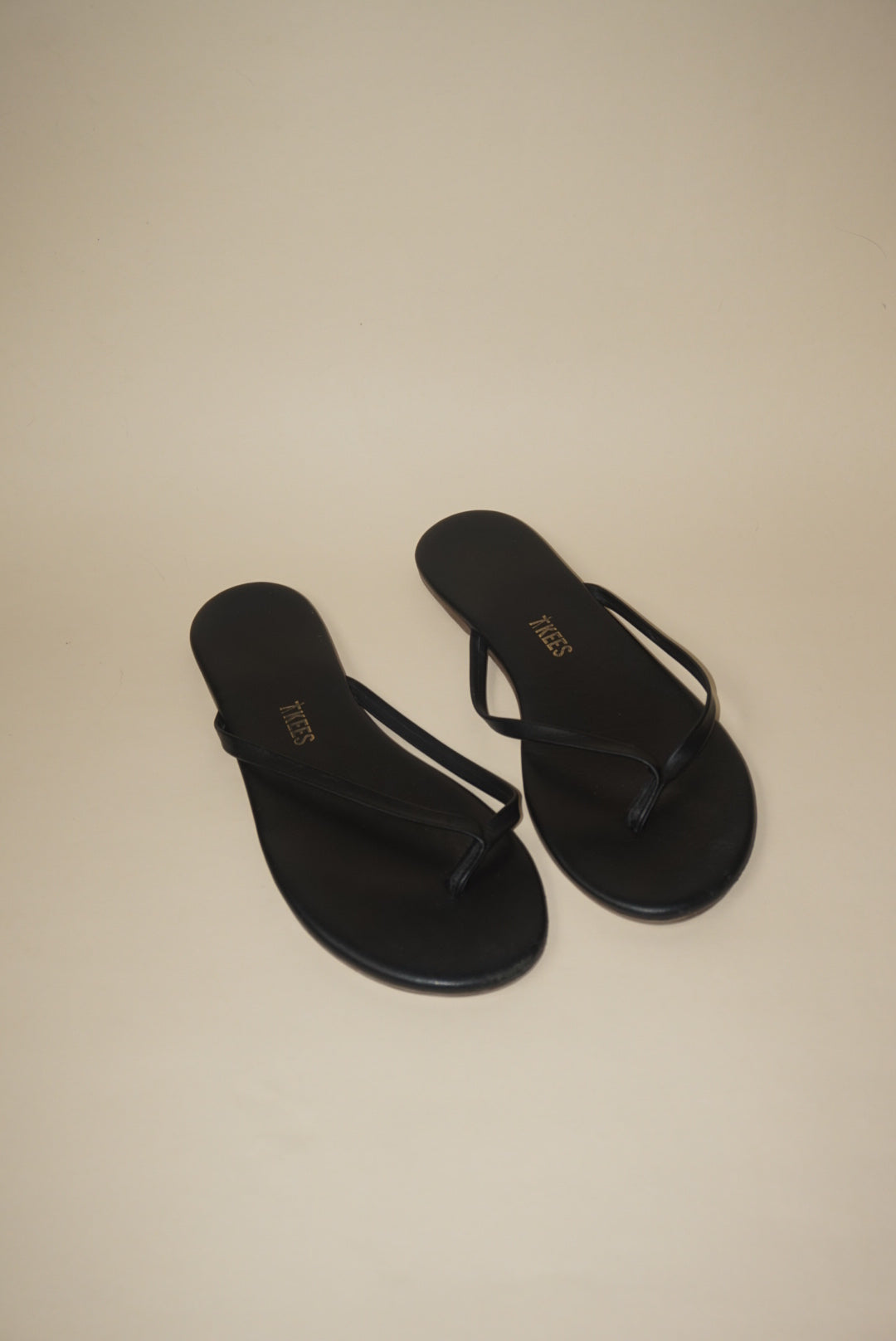 Tkees Lily Liners Black Round Toe Slip Flip Sandals - Size 7