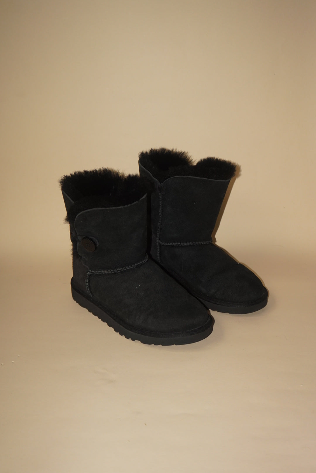 Ugg Girls Bailey Button II Boots - Size 3