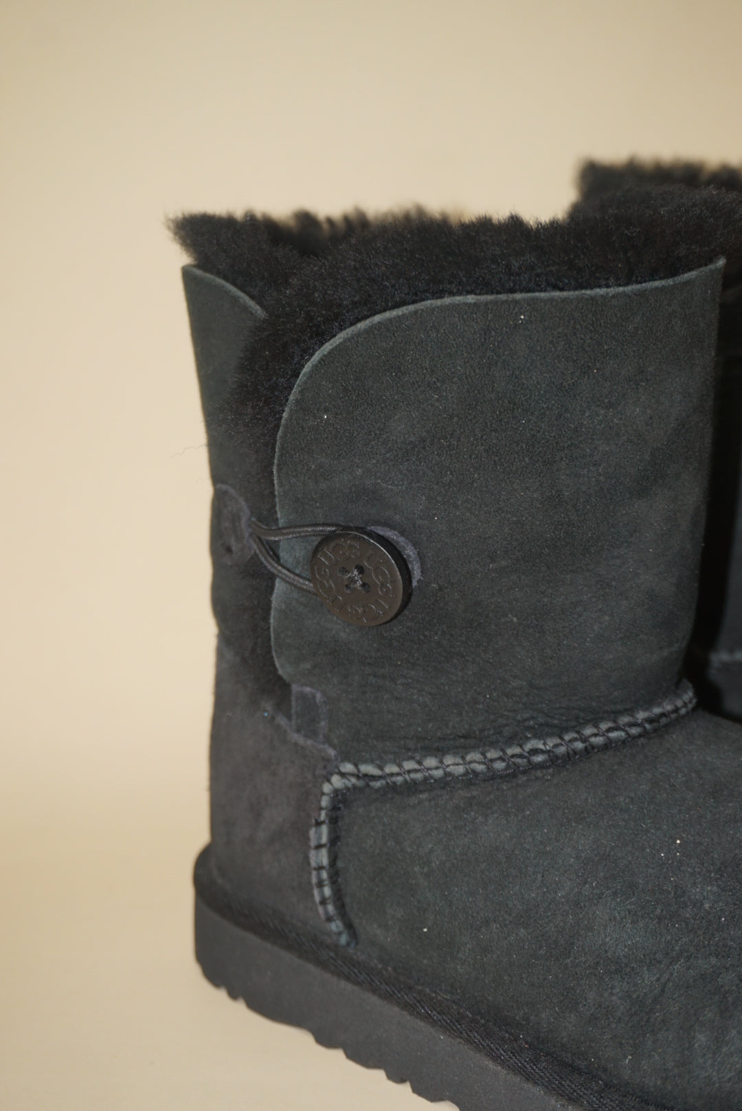 Ugg Girls Bailey Button II Boots - Size 3