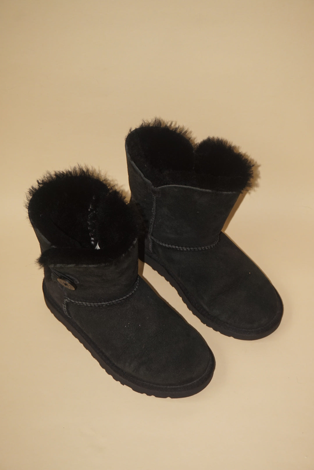Ugg Girls Bailey Button II Boots - Size 3