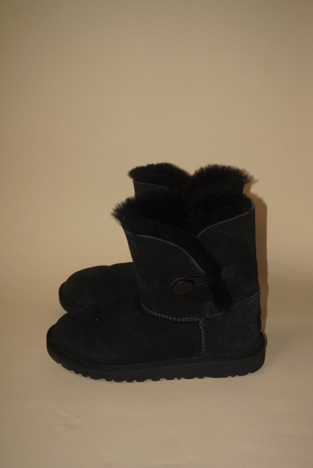 Ugg Girls Bailey Button II Boots - Size 3