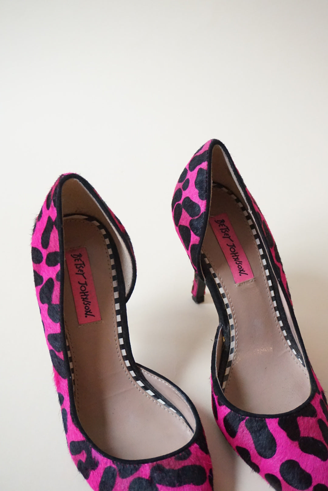 Betsey Johnson Contro Pink Leopard Pony Hair Pumps - Size 8.5