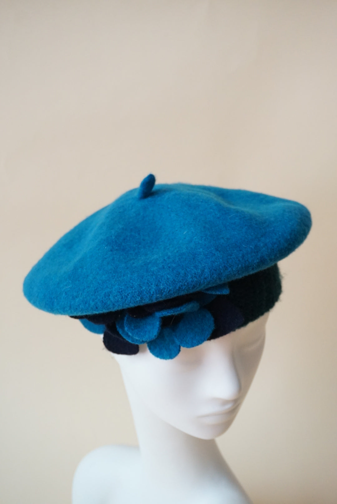 Vintage Forbusite Teal / Green Floral Applique Wool Barret NWT