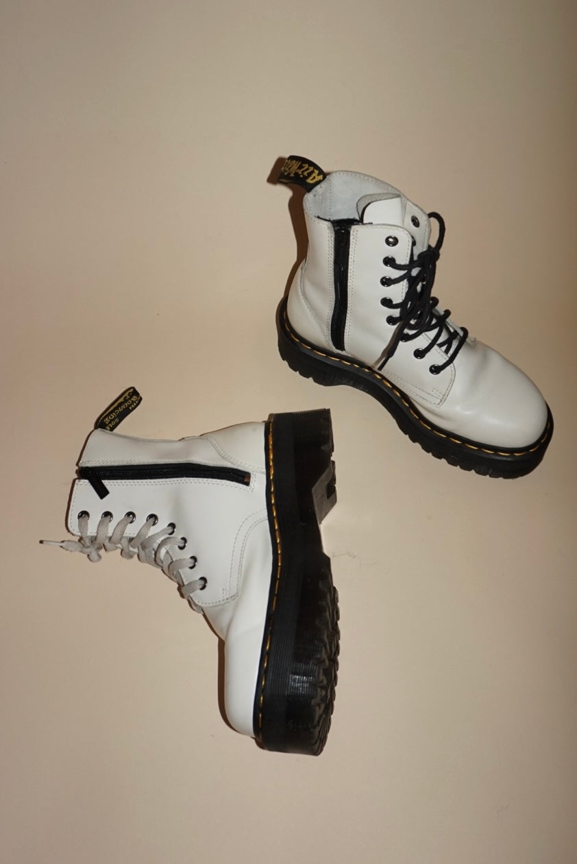 "Doc Martens" White "Jadon" 8 Eye Platform Boots - Size 7 Womens