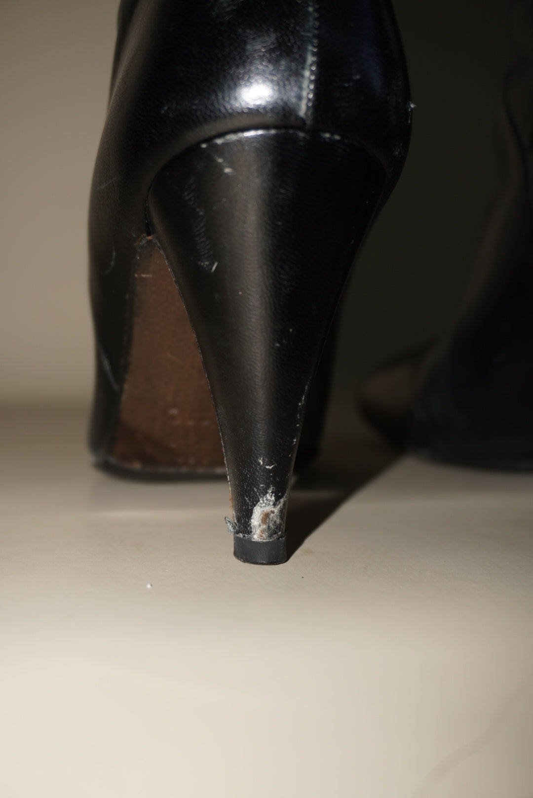 Bruno Magli VTG 70's Rare Italian Leather Floral Motif Black Knee High Boots - Size 39