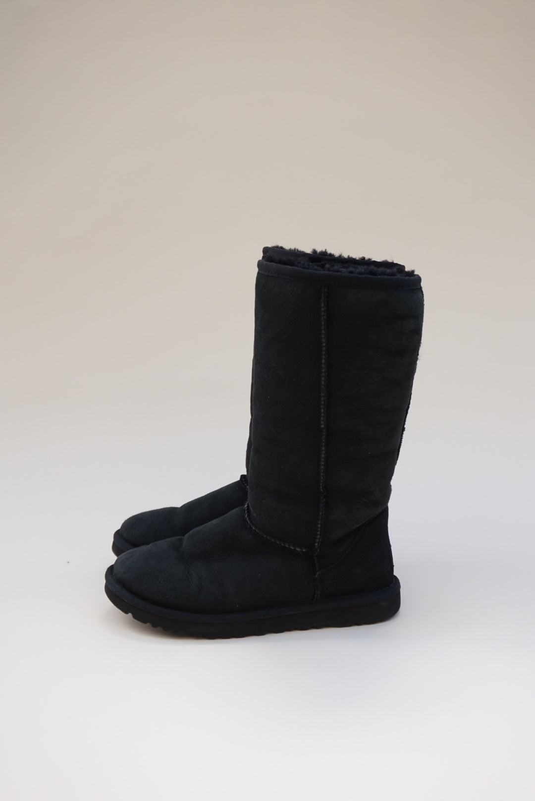 UGG Australia Classic Tall II Pull On Black Suede Sheepskin Boots - Size 6
